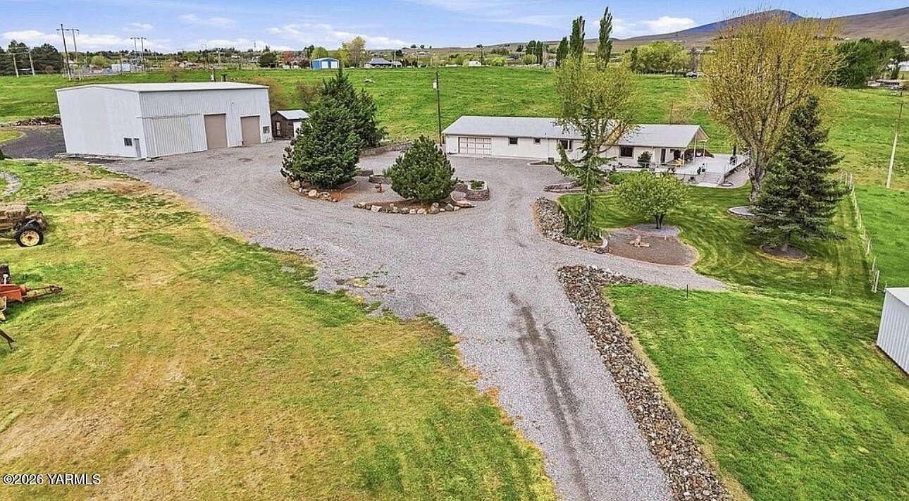 39.5 Acres of Land with Home for Sale in Benton City, Washington
