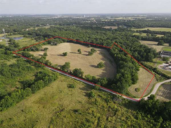 17.3 Acres of Recreational & Residential Land for Sale in Bonham, Texas