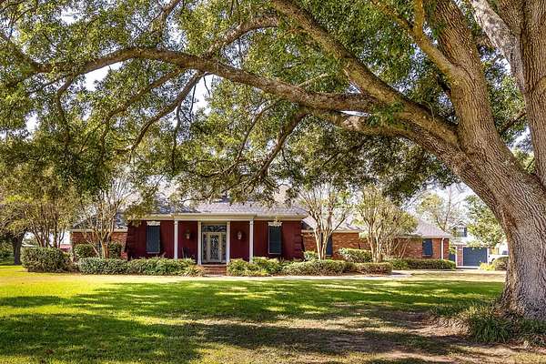 1.6 Acres of Land with Home for Sale in Raceland, Louisiana