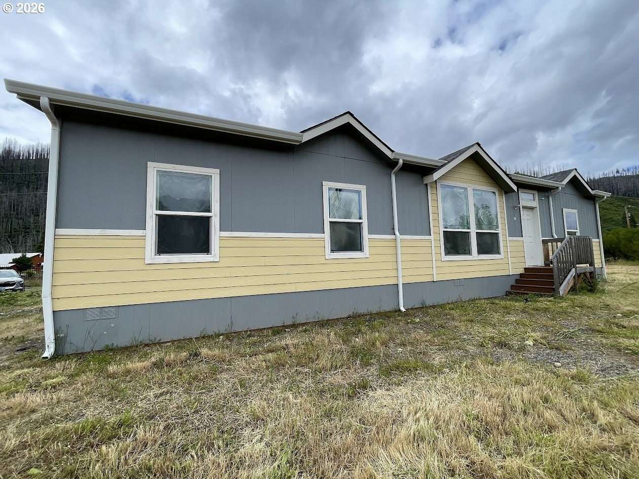 2.5 Acres of Land with Home for Sale in Blue River, Oregon