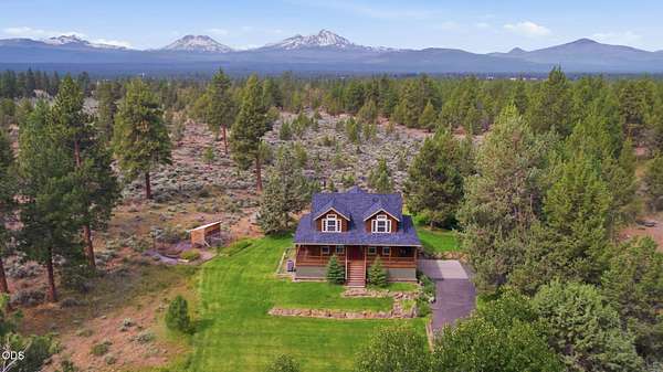 20 Acres of Land with Home for Sale in Sisters, Oregon