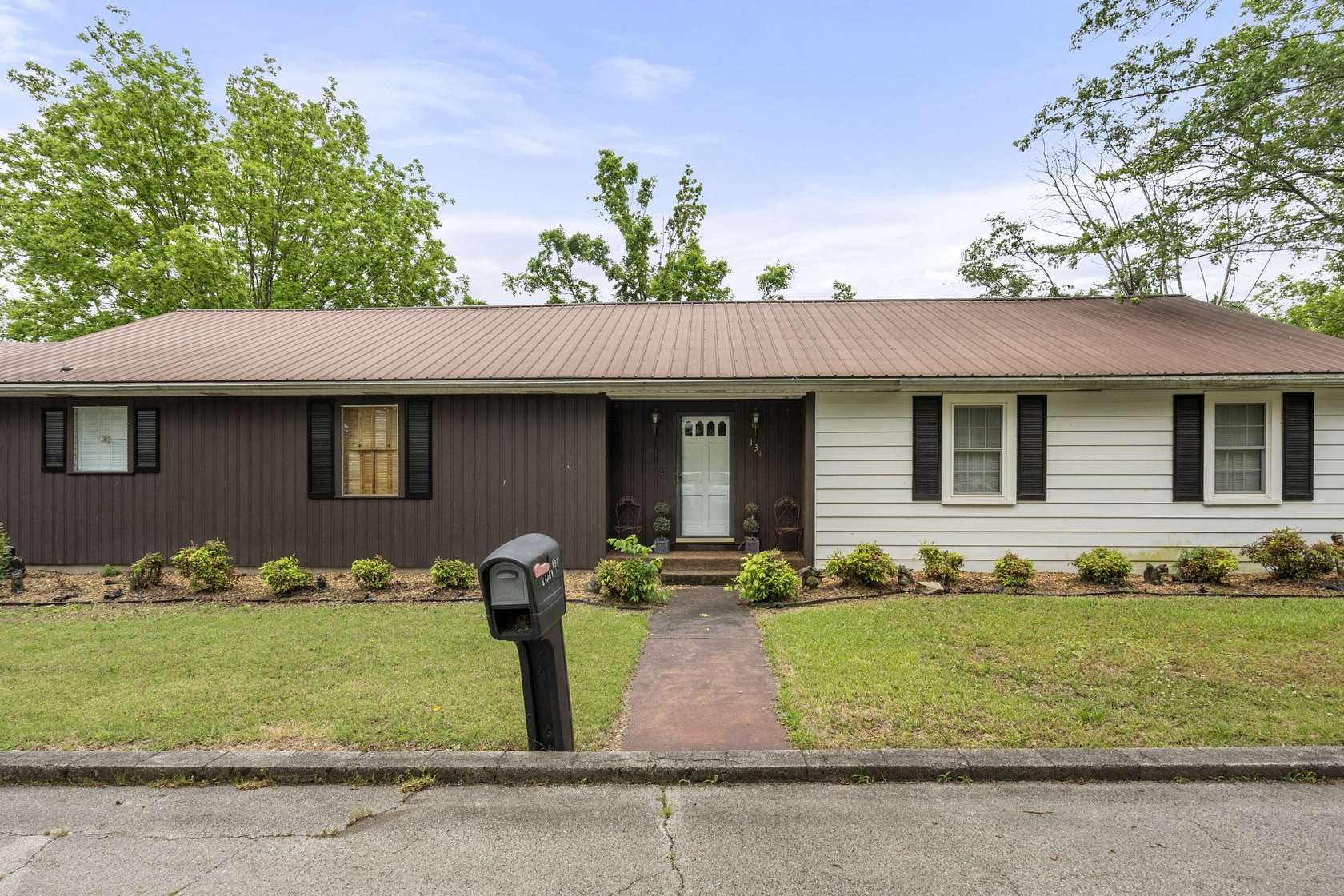 2.5 Acres of Land with Home for Sale in Centerville, Tennessee