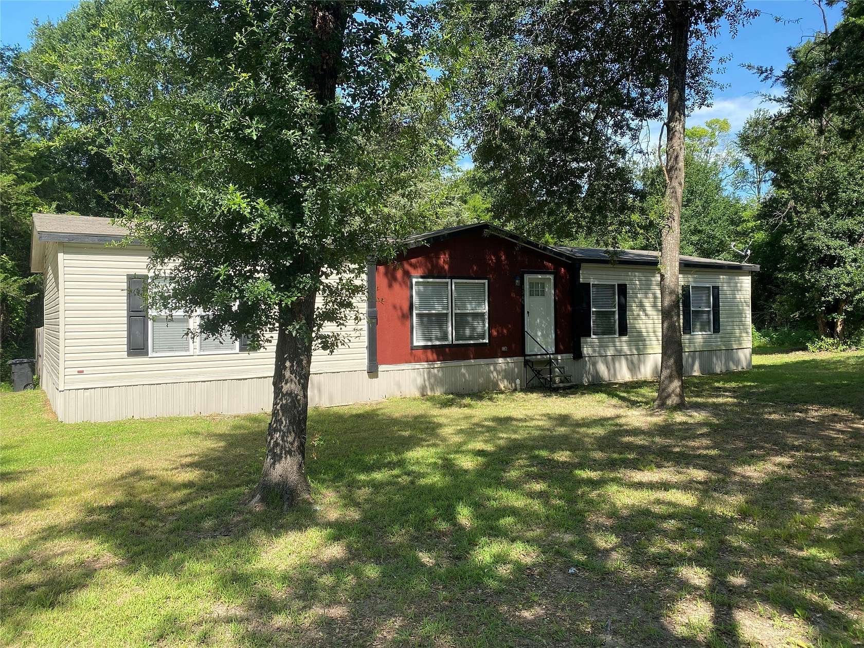 1.64 Acres of Land with Home for Sale in Hawk Cove, Texas