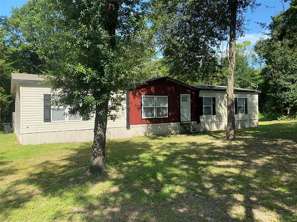 1.64 Acres of Land with Home for Sale in Hawk Cove, Texas