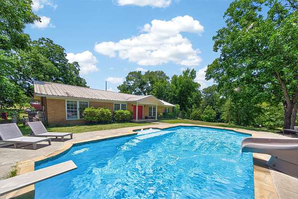 9 Acres of Land with Home for Sale in Tyler, Texas