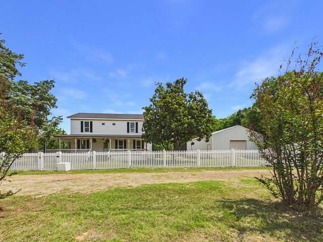 2 Acres of Mixed-Use Land for Sale in Ben Wheeler, Texas