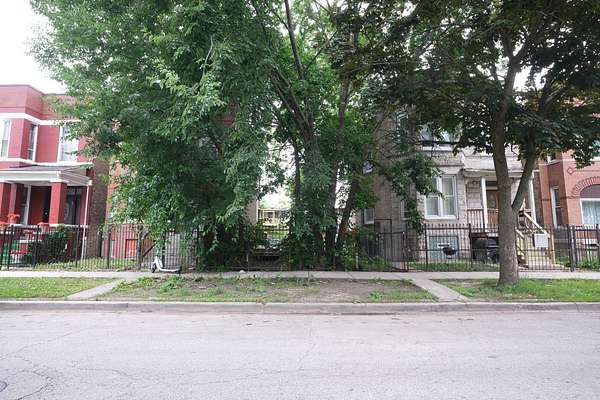 0.07 Acres of Land for Sale in Chicago, Illinois