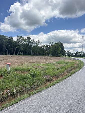 1.85 Acres of Residential Land for Sale in Lafayette, Tennessee