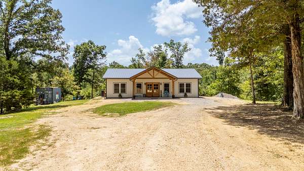 6 Acres of Land with Home for Sale in Savannah, Tennessee