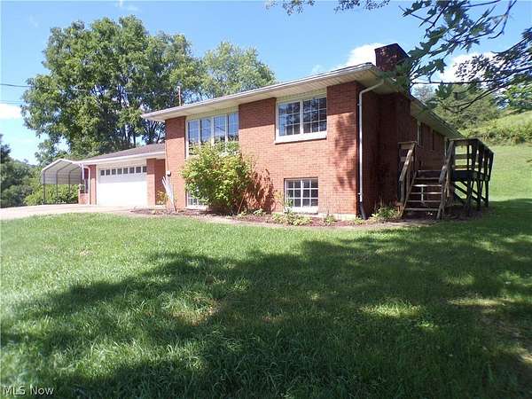 1.64 Acres of Land with Home for Sale in Parkersburg, West Virginia