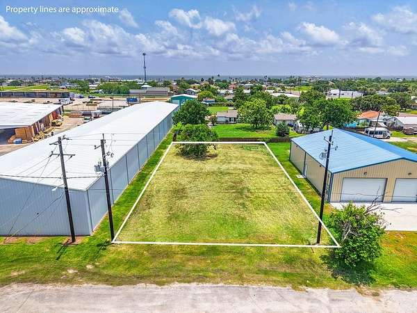 0.28 Acres of Mixed-Use Land for Sale in Rockport, Texas