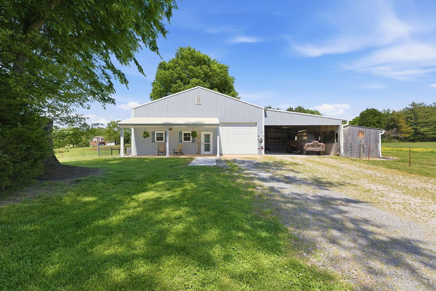 9.7 Acres of Land with Home for Sale in Columbia, Tennessee