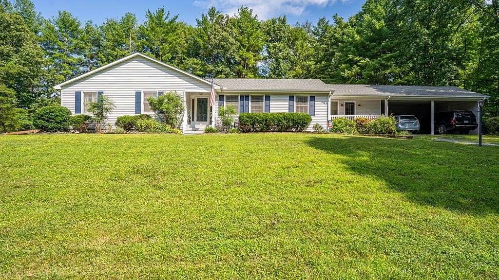 2.16 Acres of Land with Home for Sale in Farmville, Virginia