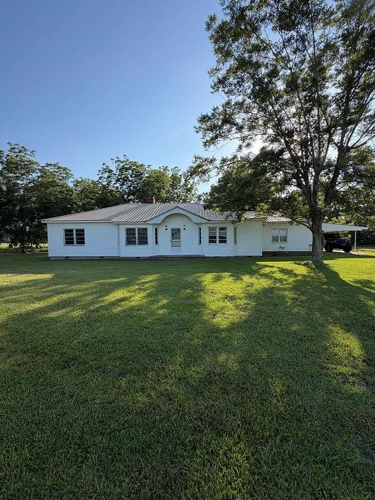 5 Acres of Land with Home for Sale in Nashville, Georgia