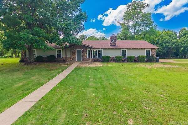 5.72 Acres of Land with Home for Sale in De Queen, Arkansas