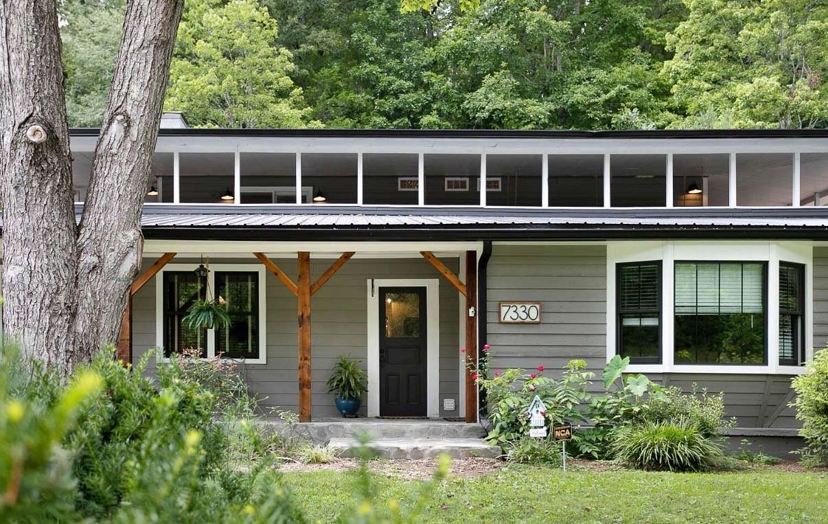 15 Acres of Recreational Land with Home for Sale in Franklin, Tennessee