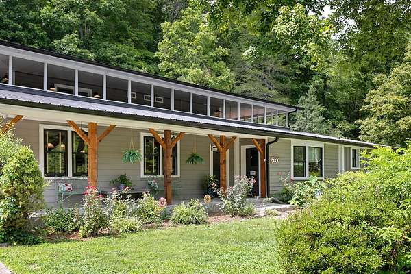 15 Acres of Recreational Land with Home for Sale in Franklin, Tennessee