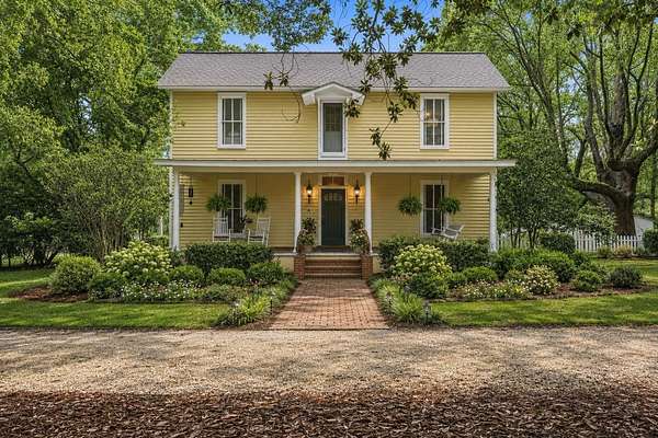 2.16 Acres of Land with Home for Sale in Tallahassee, Florida