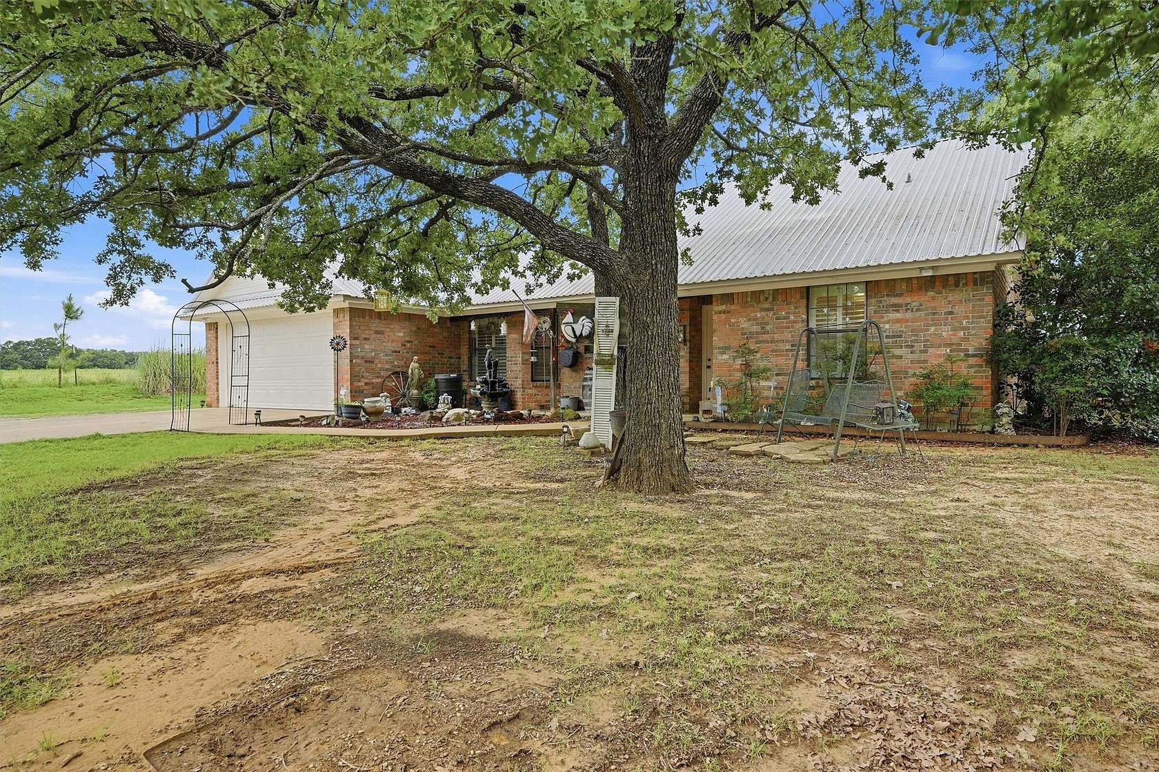 9.1 Acres of Land with Home for Sale in Collinsville, Texas