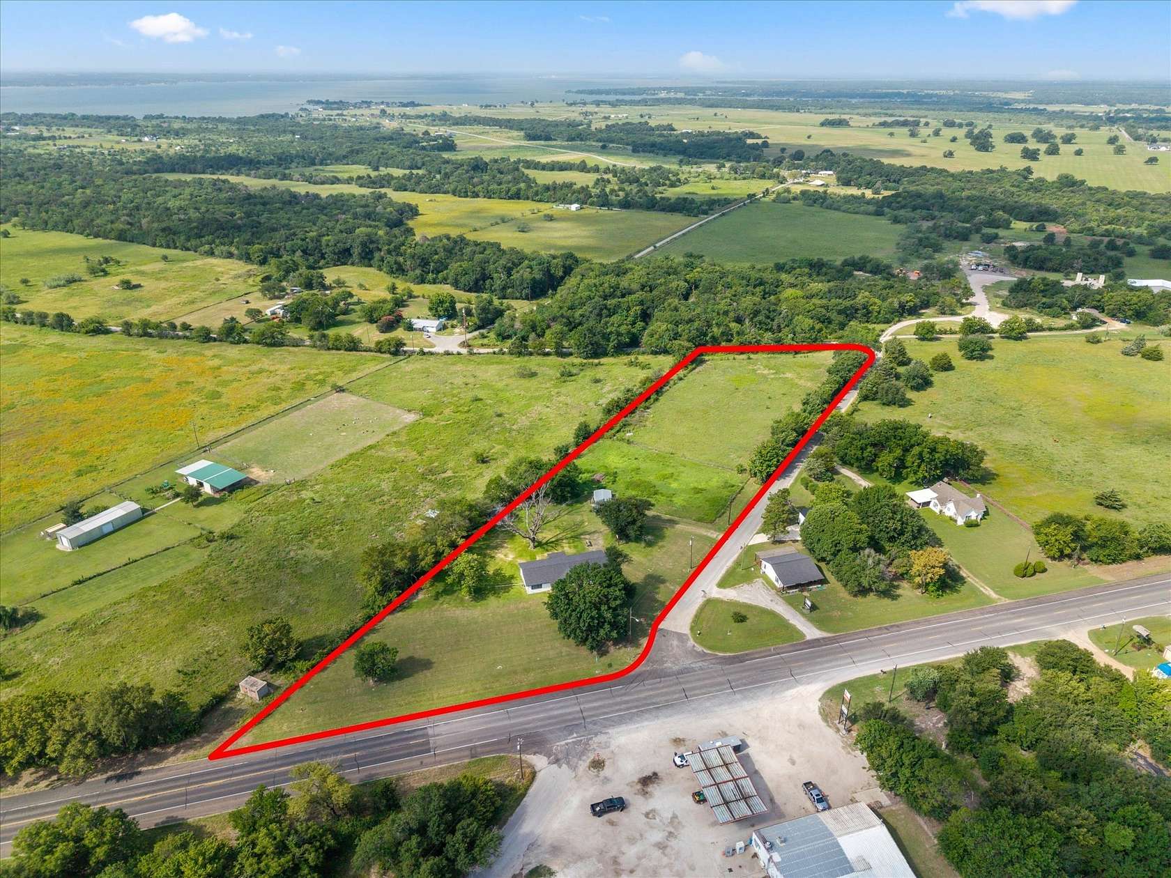 4.73 Acres of Land with Home for Sale in Corsicana, Texas