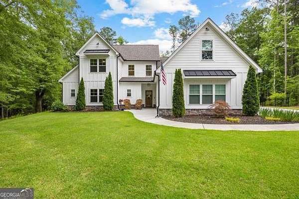 2.39 Acres of Land with Home for Lease in Fayetteville, Georgia