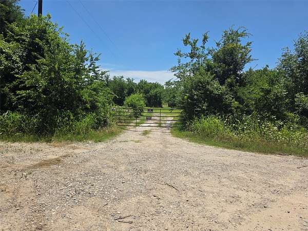 27.8 Acres of Land for Sale in Wolfe City, Texas