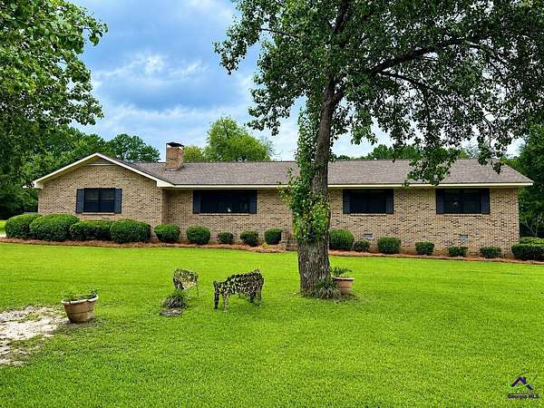 4.14 Acres of Land with Home for Sale in Cochran, Georgia