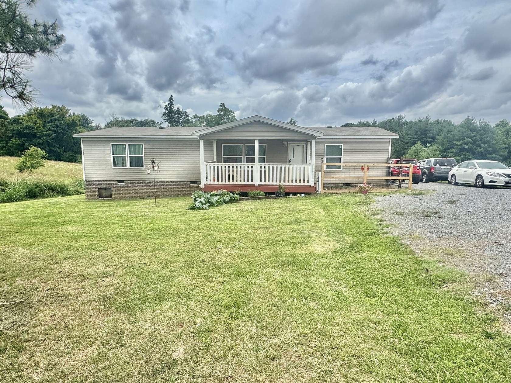 1.55 Acres of Land with Home for Sale in Lafayette, Tennessee