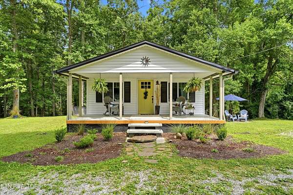 5 Acres of Land with Home for Sale in Rockwood, Tennessee