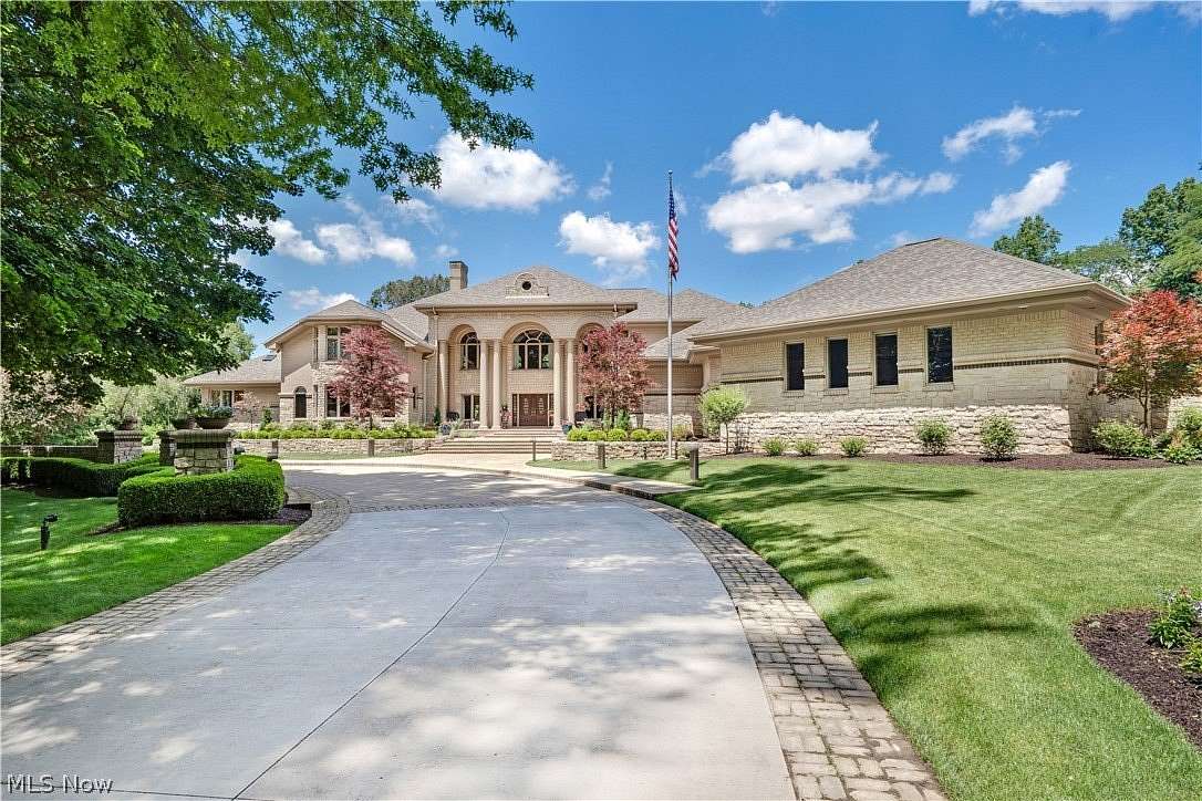 9.74 Acres of Land with Home for Sale in Salem, Ohio