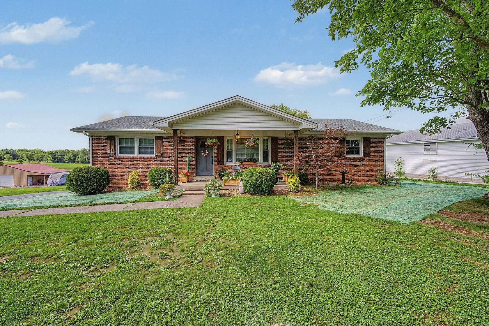 7.9 Acres of Land with Home for Sale in Bowling Green, Kentucky