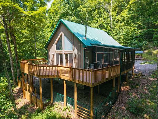 41 Acres of Land with Home for Sale in Somerset, Kentucky