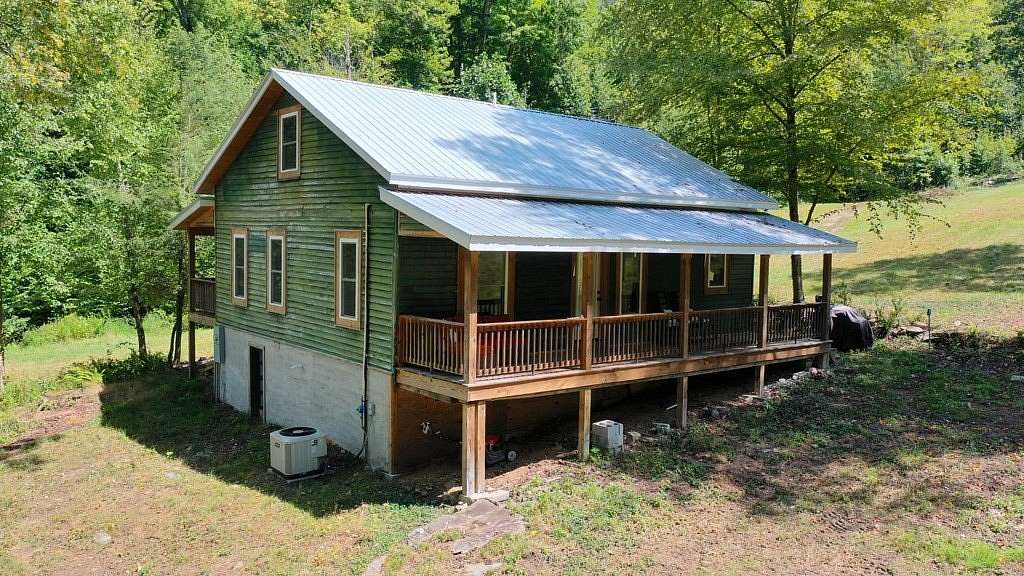 102 Acres of Land with Home for Sale in Topton, North Carolina