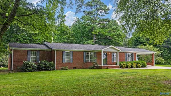 10 Acres of Land with Home for Sale in Fort Payne, Alabama