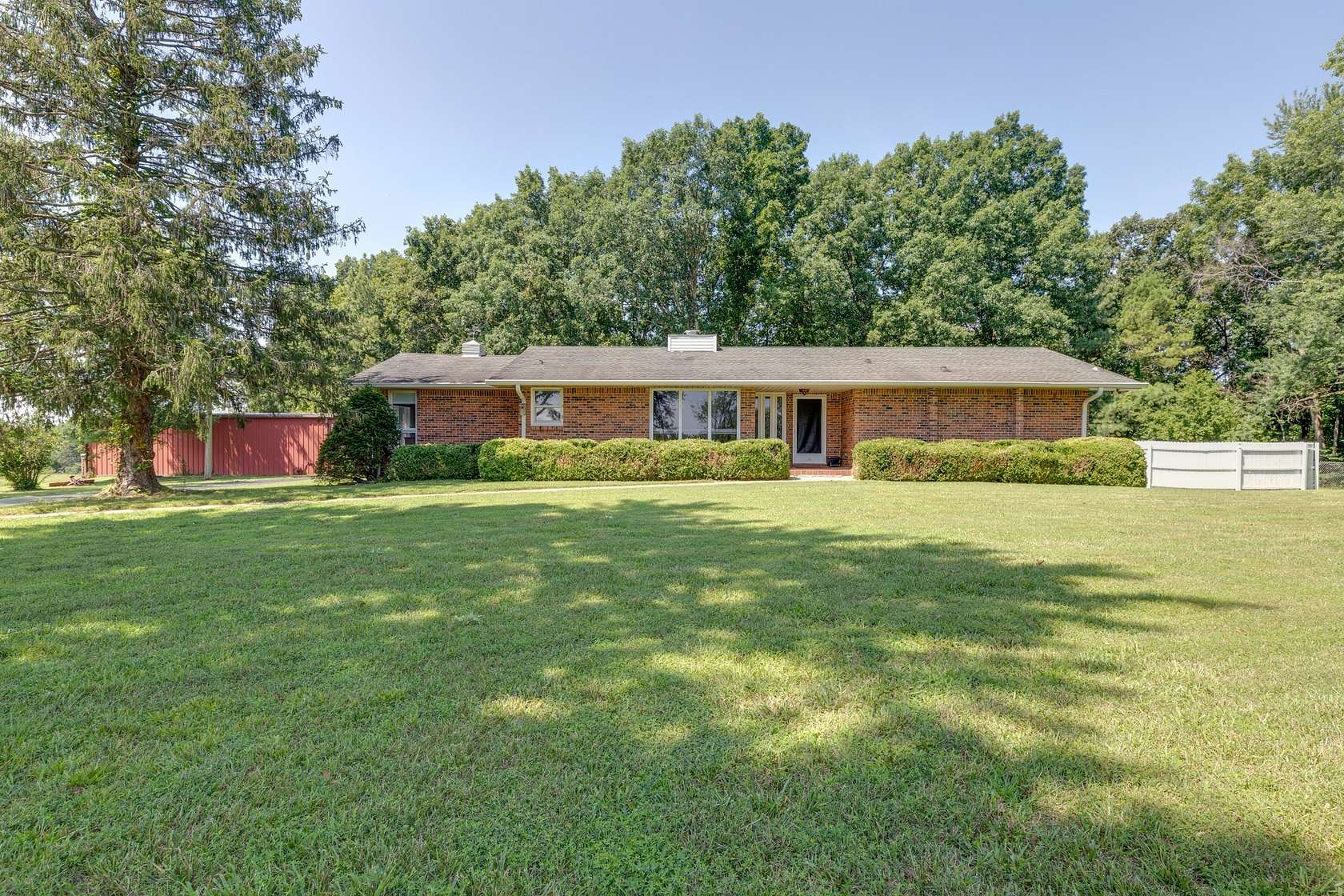 17.6 Acres of Land with Home for Sale in Charlotte, Tennessee