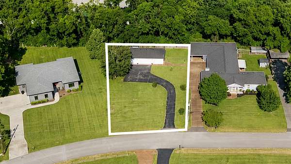 0.35 Acres of Residential Land for Auction in Murfreesboro, Tennessee