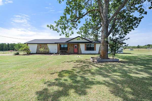6.73 Acres of Land with Home for Sale in Corsicana, Texas