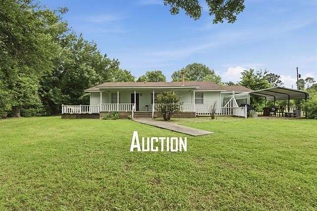 14.7 Acres of Land with Home for Sale in Muskogee, Oklahoma