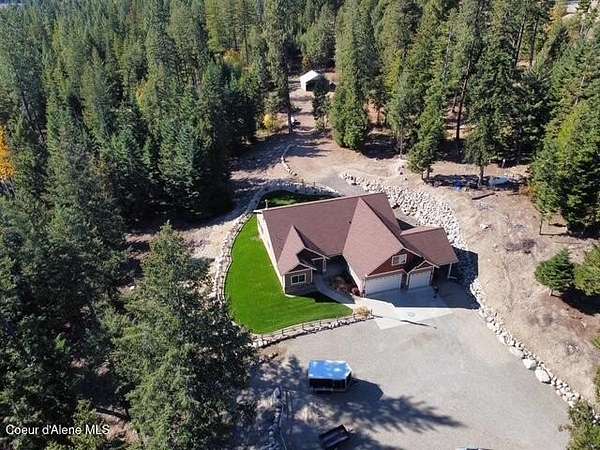 6 Acres of Land with Home for Sale in Sagle, Idaho