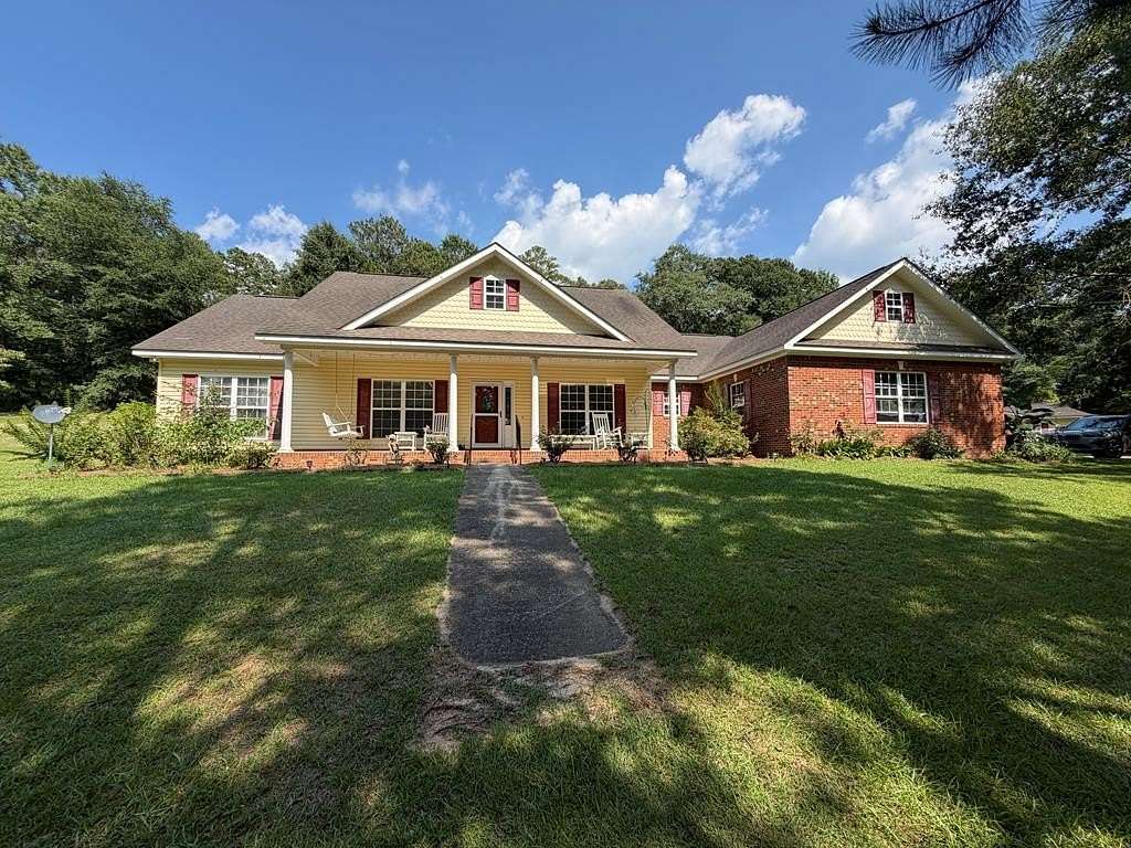 31 Acres of Land with Home for Sale in Troy, Alabama