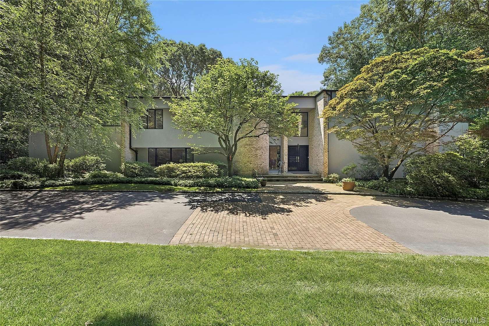 4.16 Acres of Land with Home for Sale in Locust Valley, New York
