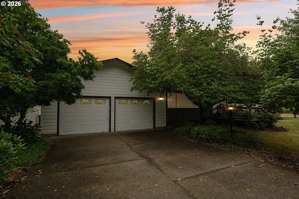2 Acres of Land with Home for Sale in Estacada, Oregon