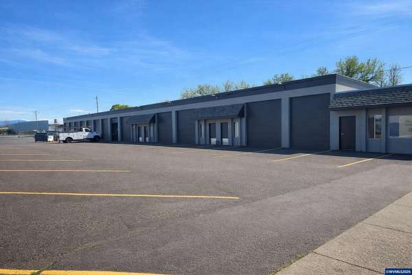 2 Acres of Improved Commercial Land for Sale in Lebanon, Oregon