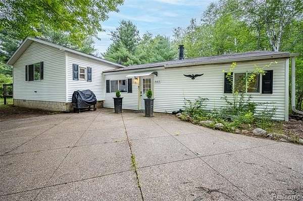 10 Acres of Recreational Land with Home for Sale in Gladwin Township, Michigan