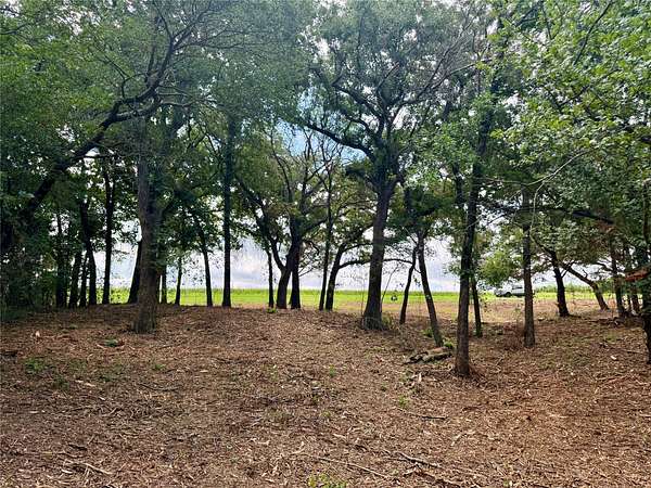 10 Acres of Land for Sale in Hillsboro, Texas