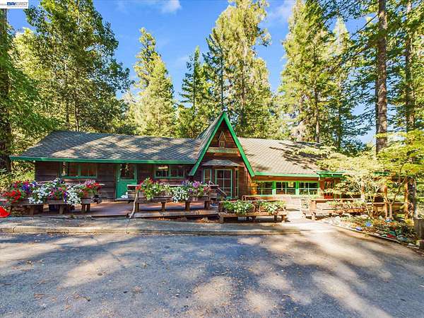 3.45 Acres of Improved Residential Land for Sale in Garberville, California