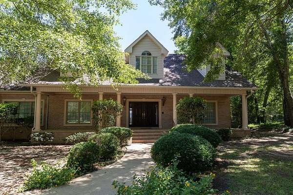 9 Acres of Land with Home for Sale in Dothan, Alabama