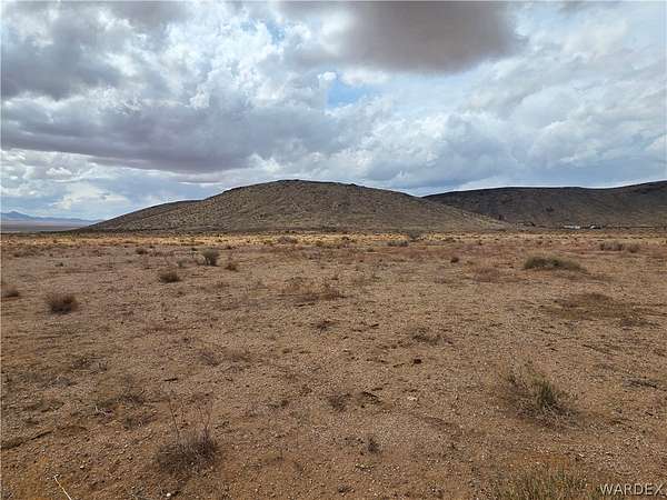 10 Acres of Land for Sale in Kingman, Arizona