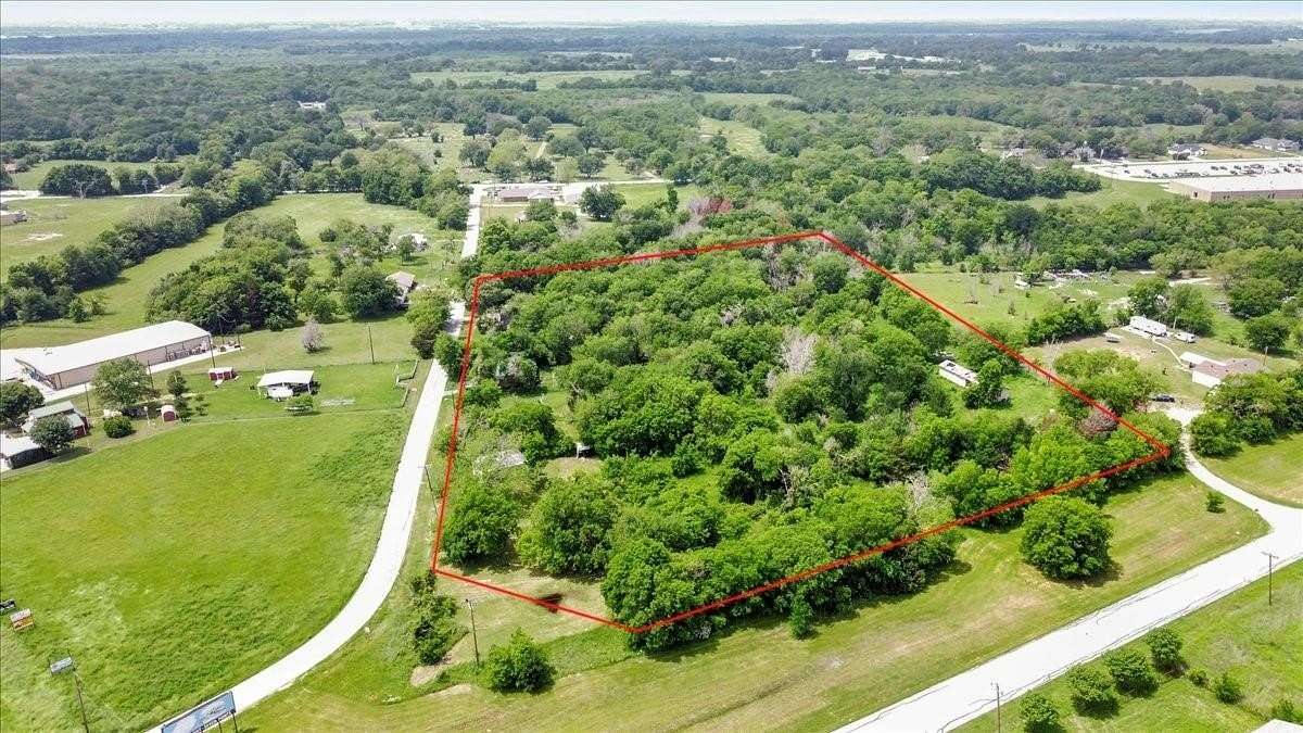 0.92 Acres of Residential Land for Sale in Kemp, Texas