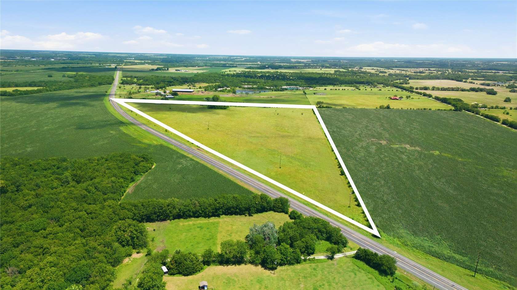 36.6 Acres of Agricultural & Residential Land for Sale in Whitewright, Texas
